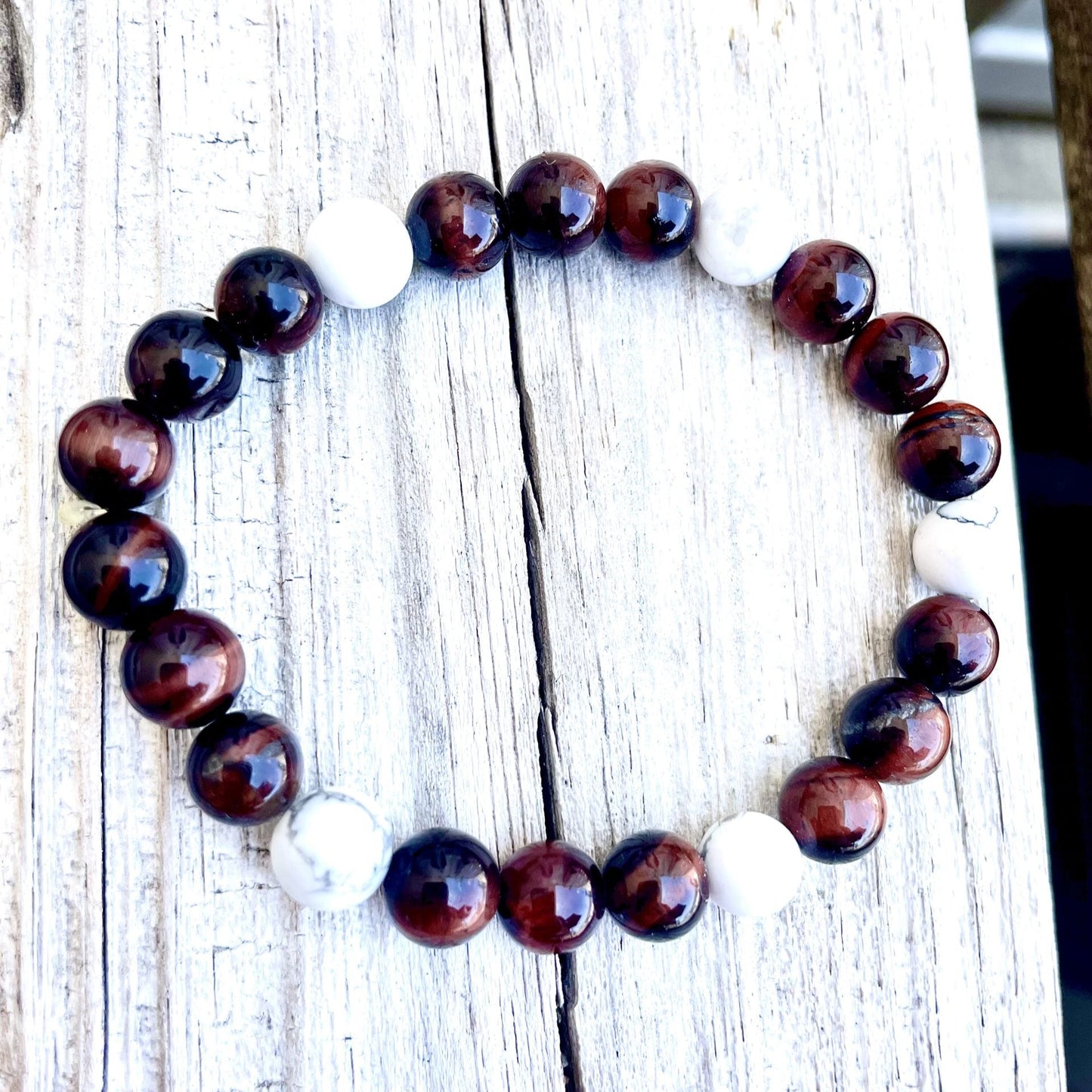 8mm Red Tigers Eye & Howlite Bracelet (Stretchy)