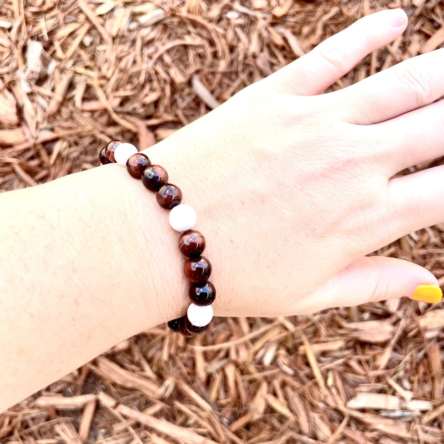 8mm Red Tigers Eye & Howlite Bracelet (Stretchy)
