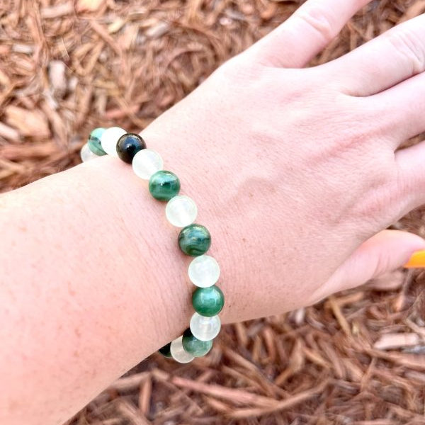 💚 Stretchy 8mm Emerald & Jade Bracelet