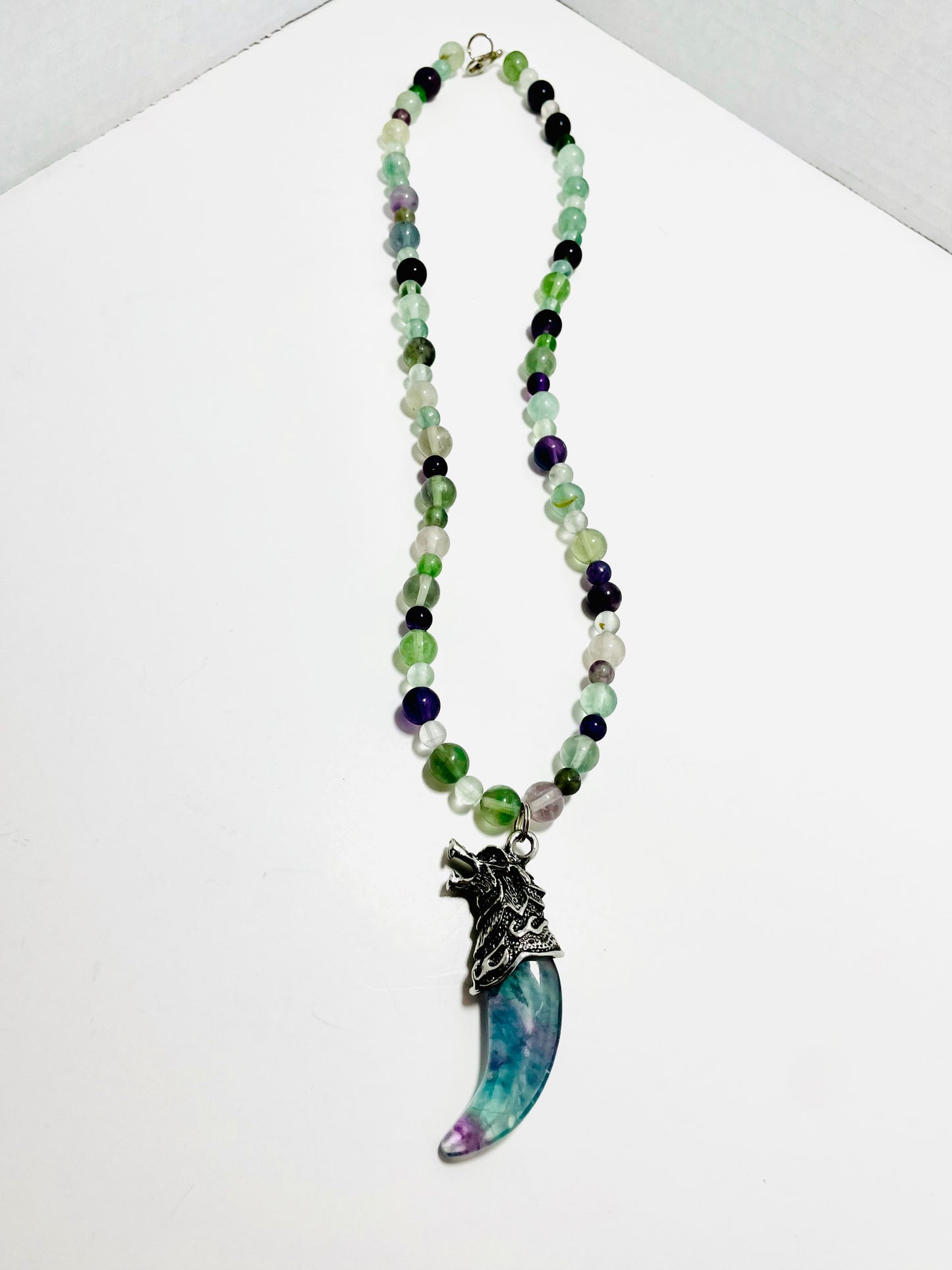 πΊ 21.5β Stainless Steel & Fluorite Wolf Necklace Adorned with Fluorite Beads