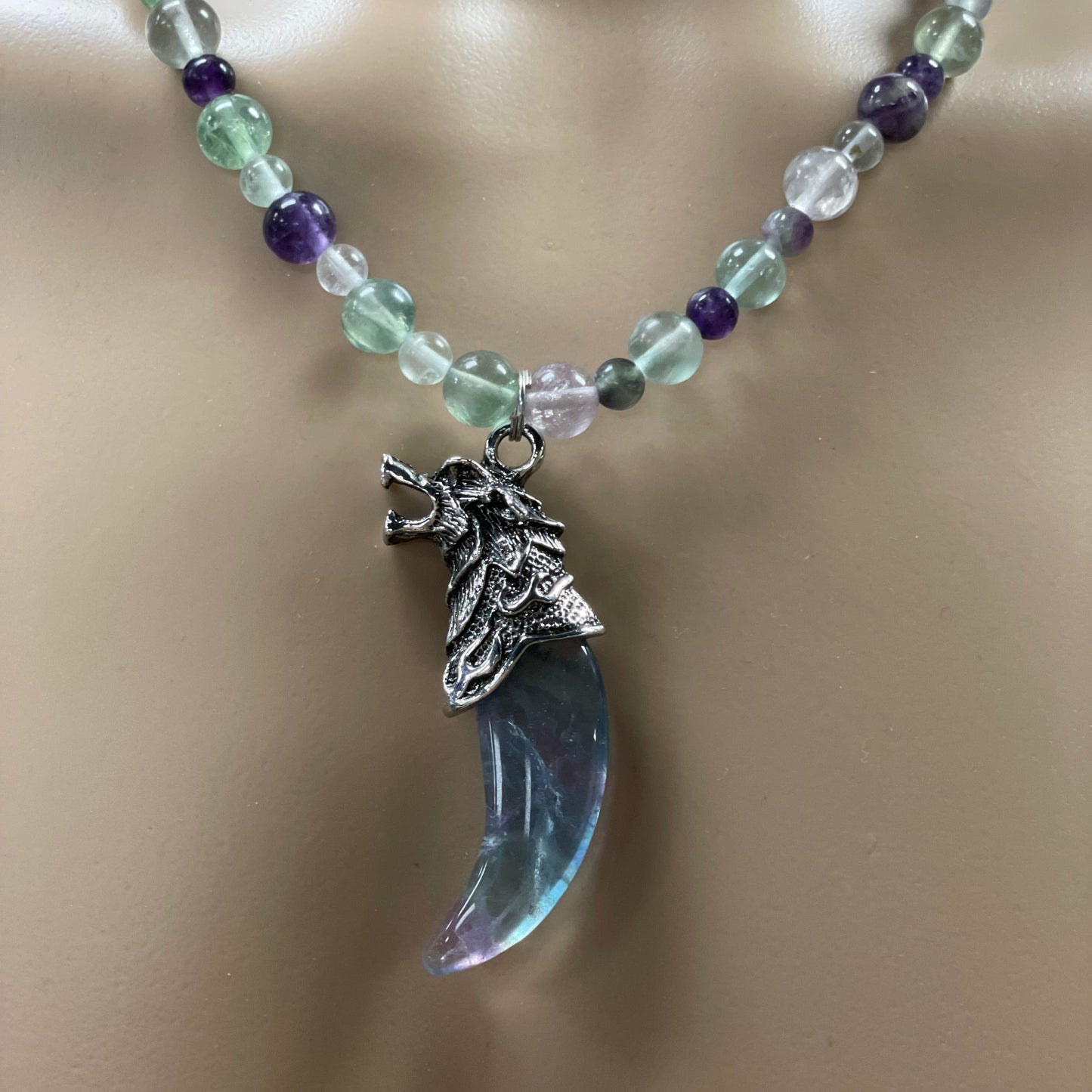 πΊ 21.5β Stainless Steel & Fluorite Wolf Necklace Adorned with Fluorite Beads