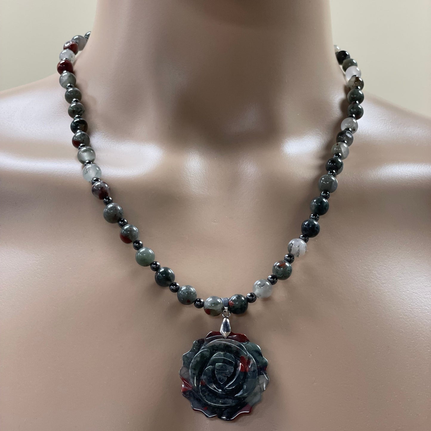 š¹ 22.5ā Hand Carved Bloodstone Rose Necklace Adorned with Bloodstone & Hematite Beads