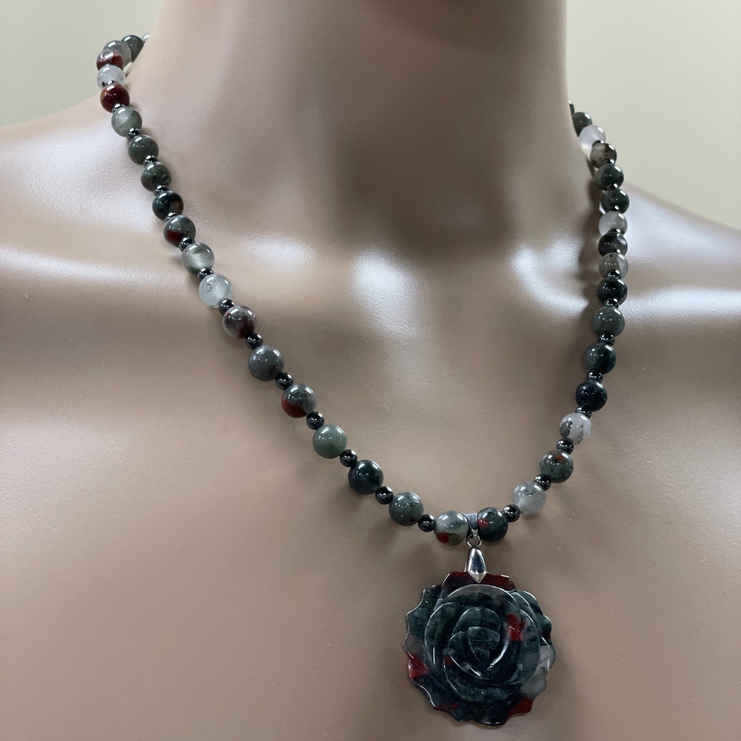 š¹ 22.5ā Hand Carved Bloodstone Rose Necklace Adorned with Bloodstone & Hematite Beads