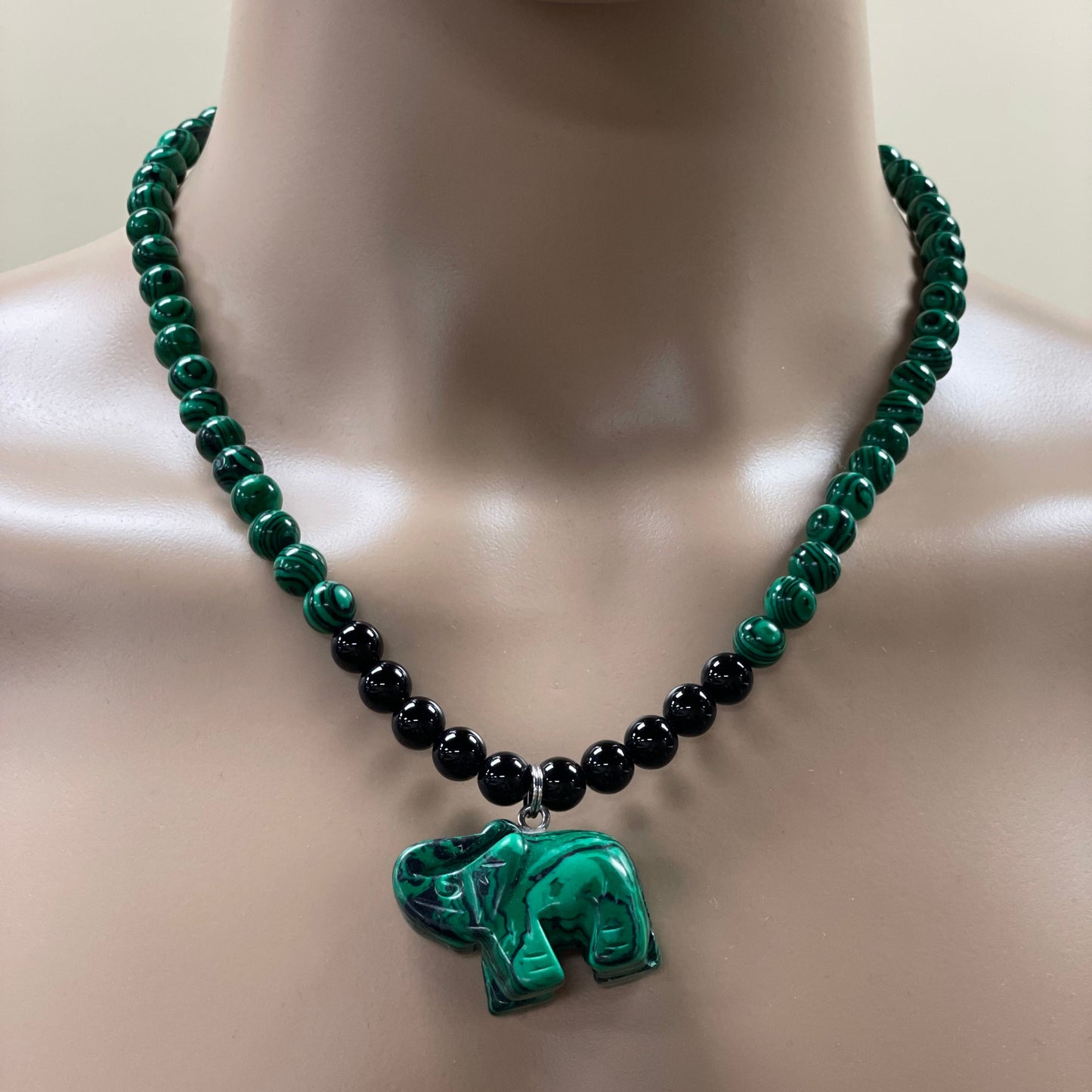 š 21ā Hand Carved Malachite Elephant Necklace Adorned with Onyx & Malachite Beads