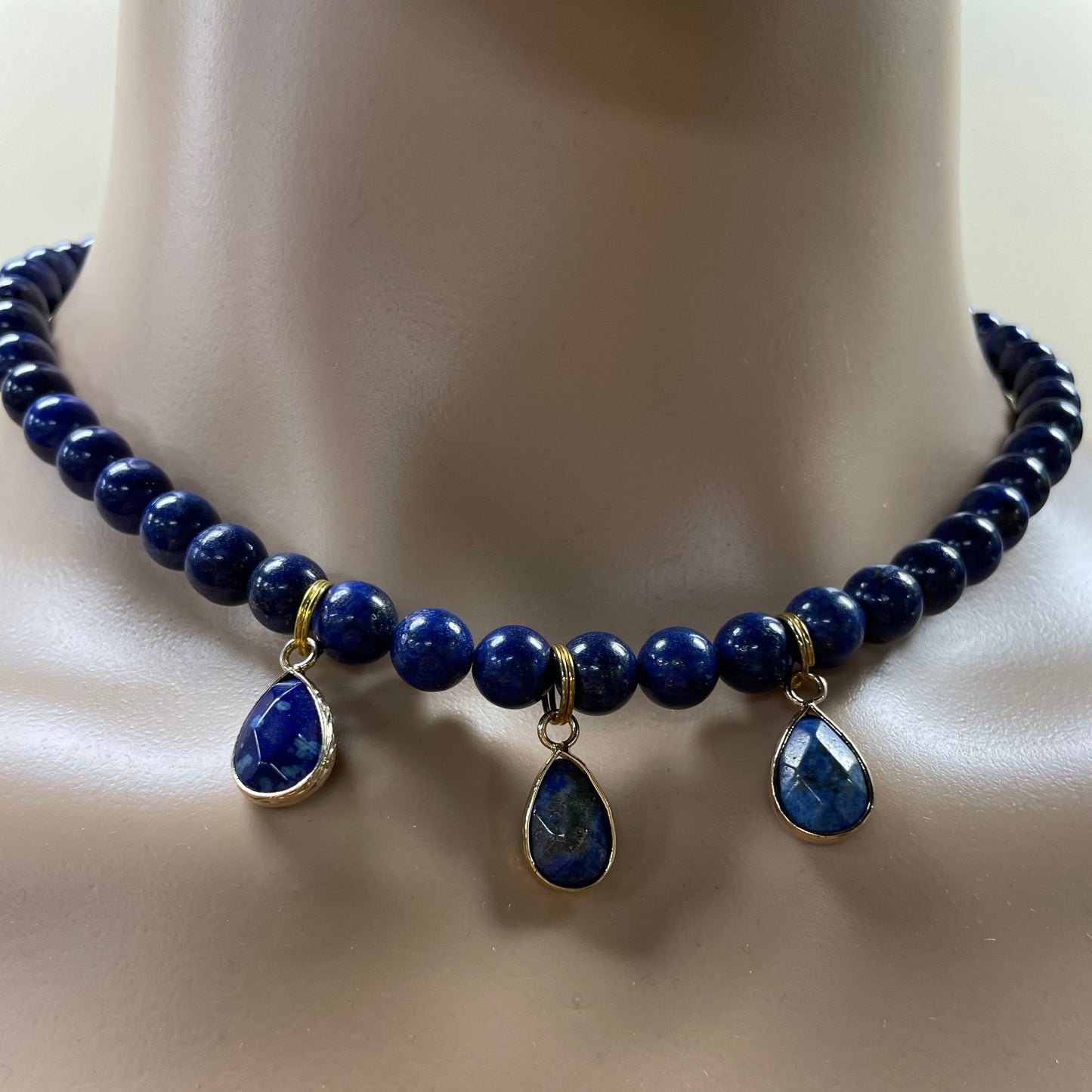 š 18ā Lapis Lazuli Teardrop Necklace Adorned with Lapis Lazuli Beads