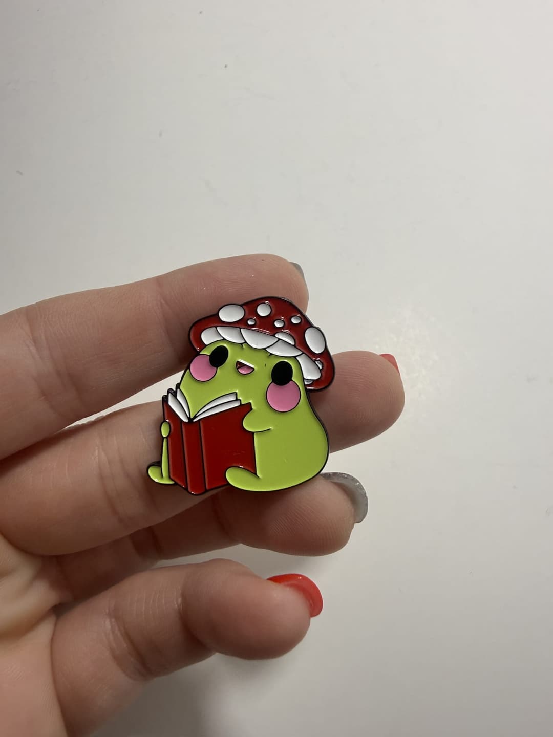 Mushroom Frog Reading a Book Enamel Pin — photo 1