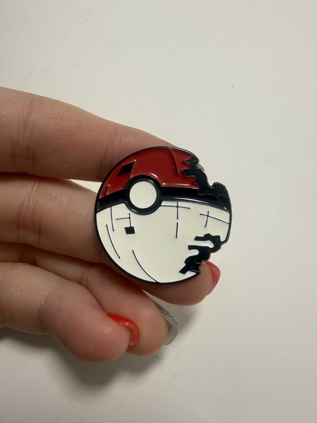 Pokéball Enamel Pin — photo 1