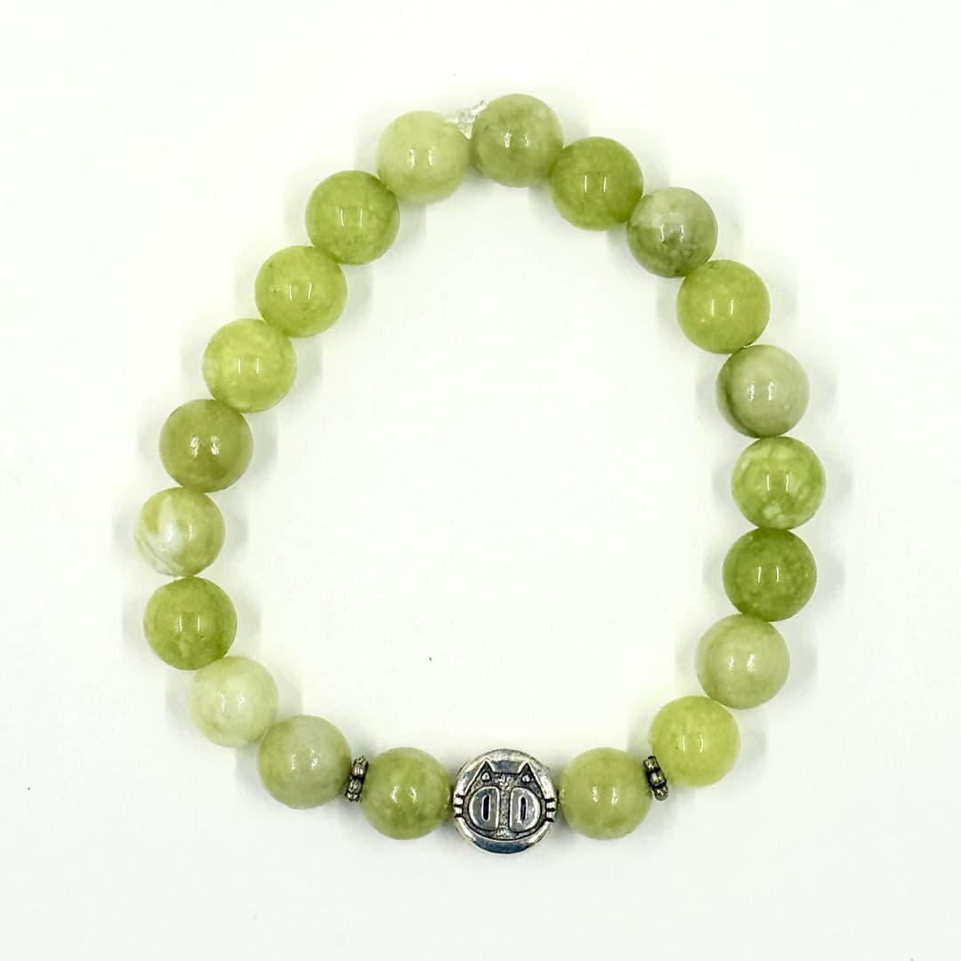 ๐พ๐ Stretchy 8mm Peridot Cat/Fishbone Bracelet โ photo 1