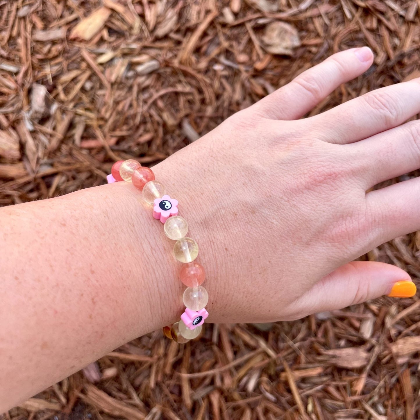 🌸✨ Stretchy 8mm Pink Fluorite Yin-Yang Flower Bracelet