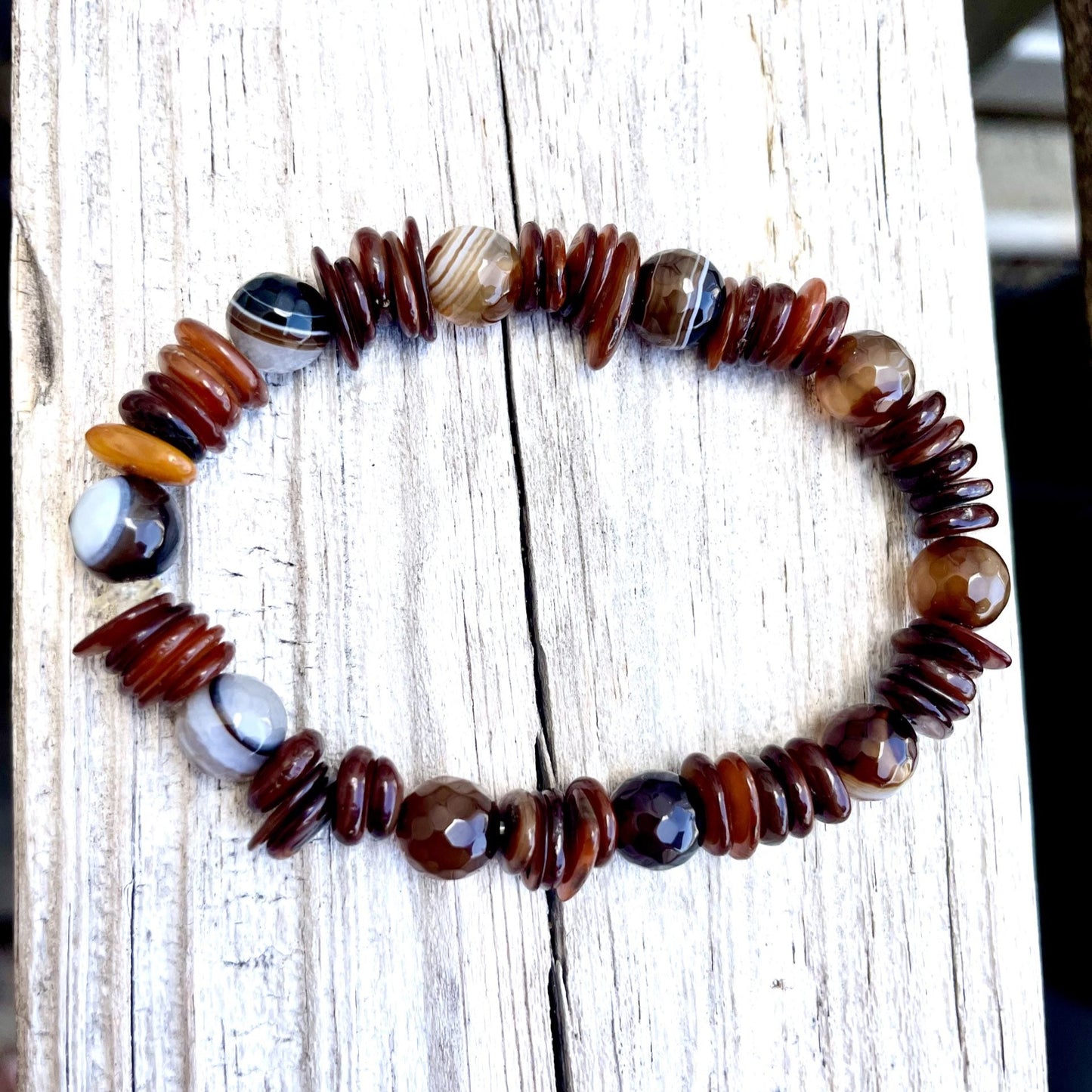 🌿🌊 Stretchy 8mm Coffee Agate & Shell Bracelet