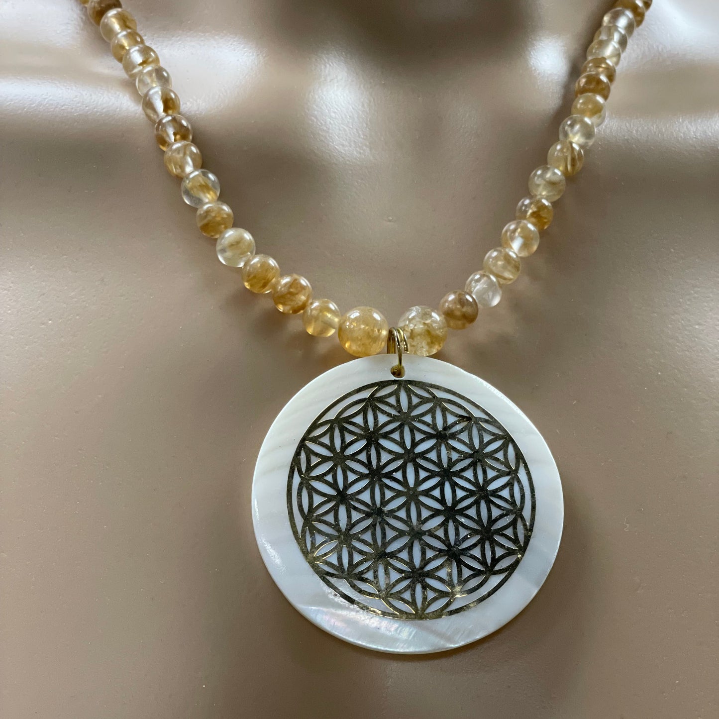 🌸✨ Flower of Life Shell Necklace – 21.5” Citrine Crystal Harmony