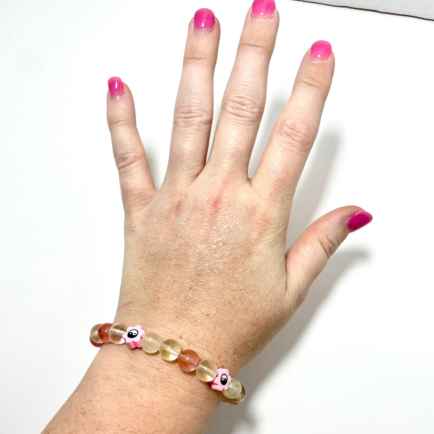 🌸✨ Stretchy 8mm Pink Fluorite Yin-Yang Flower Bracelet
