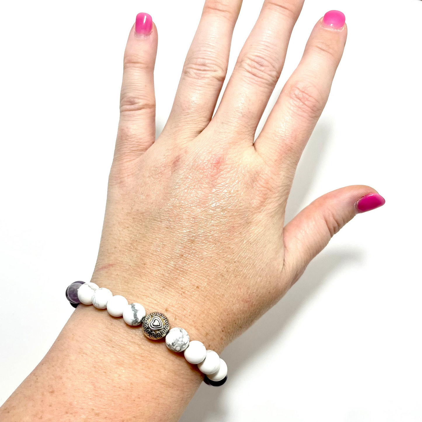 💜🤍 Stretchy 8mm Howlite & Amethyst Heart Bracelet